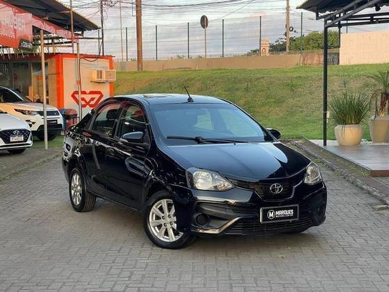 TOYOTA ETIOS 1.5 X PLUS SEDAN 16V FLEX 4P AUTOMÁTICO